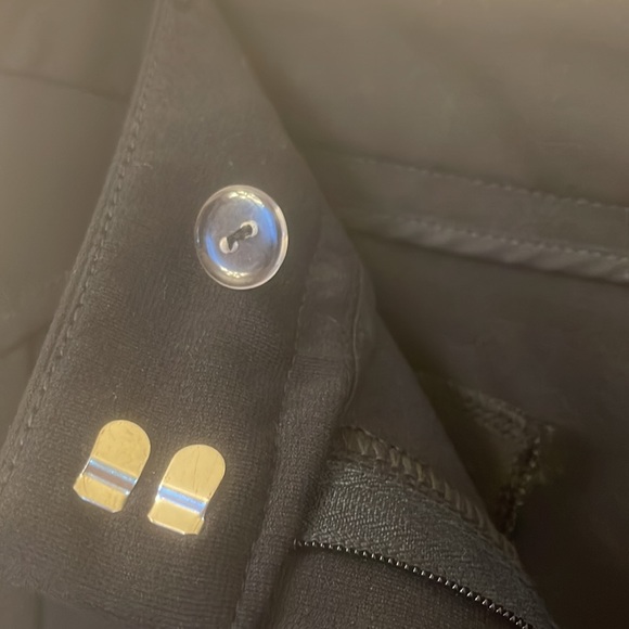 BCBGMaxazaria skinny pants, 32, with interesting, subtle detail. - Picture 8 of 8